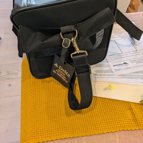 Delta Deluxe Pet Carrier by Sherpa - Picture 3 of 9